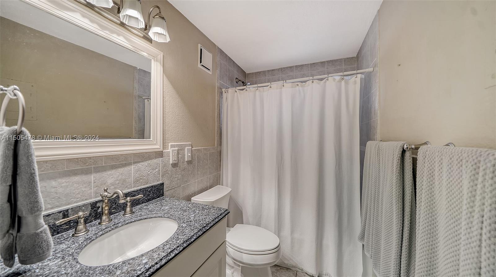 656 Avenida De Mayo, Sarasota, FL, 34242 United States, 3 Bedrooms Bedrooms, ,2 BathroomsBathrooms,Residential,For Sale,Avenida De Mayo,A11505478