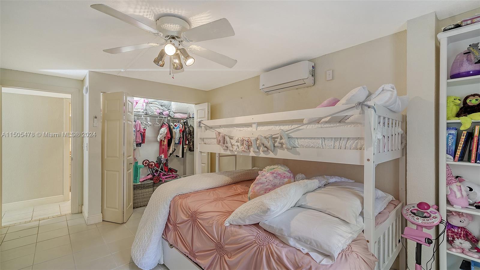 656 Avenida De Mayo, Sarasota, FL, 34242 United States, 3 Bedrooms Bedrooms, ,2 BathroomsBathrooms,Residential,For Sale,Avenida De Mayo,A11505478
