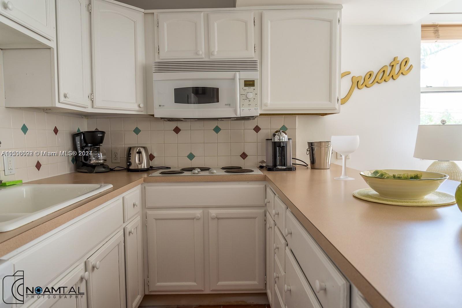 1390 Ocean Dr 201, Miami Beach, Florida 33139, 1 Bedroom Bedrooms, ,1 BathroomBathrooms,Residential,For Sale,1390 Ocean Dr 201,A11506022