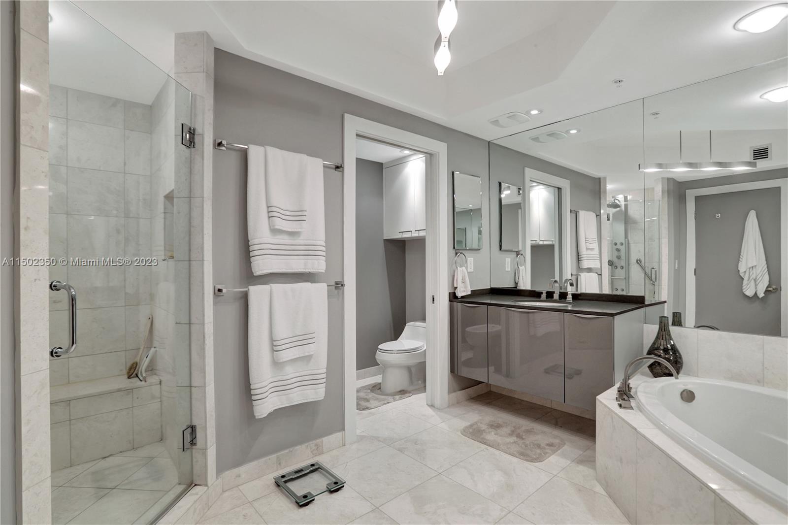 3535 Ocean Dr, Hollywood, FL, 33019 United States, 3 Bedrooms Bedrooms, ,3 BathroomsBathrooms,Residential,For Sale,Ocean Dr,A11502350