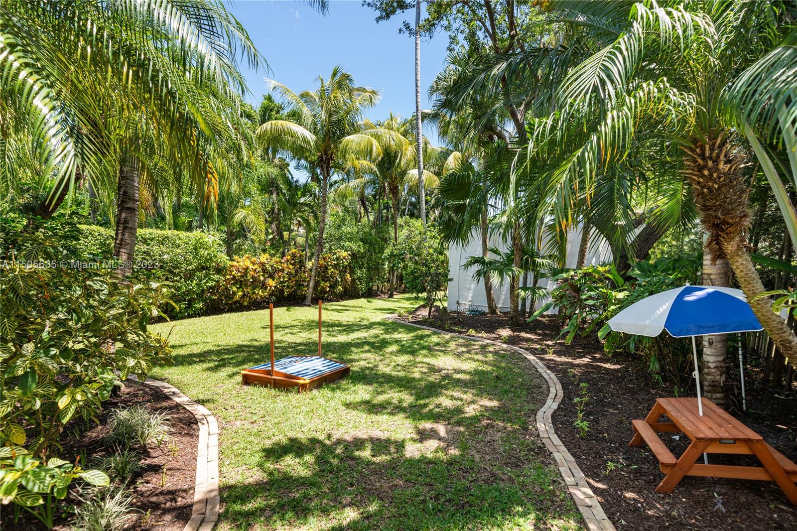 3747 Royal Palm Ave, Miami Beach, Florida 33140, 4 Bedrooms Bedrooms, ,4 BathroomsBathrooms,Residential,For Sale,3747 Royal Palm Ave,A11505635