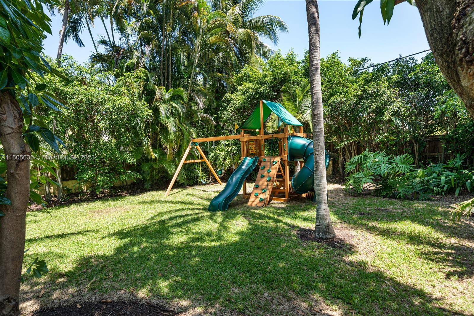 3747 Royal Palm Ave, Miami Beach, Florida 33140, 4 Bedrooms Bedrooms, ,4 BathroomsBathrooms,Residential,For Sale,3747 Royal Palm Ave,A11505635