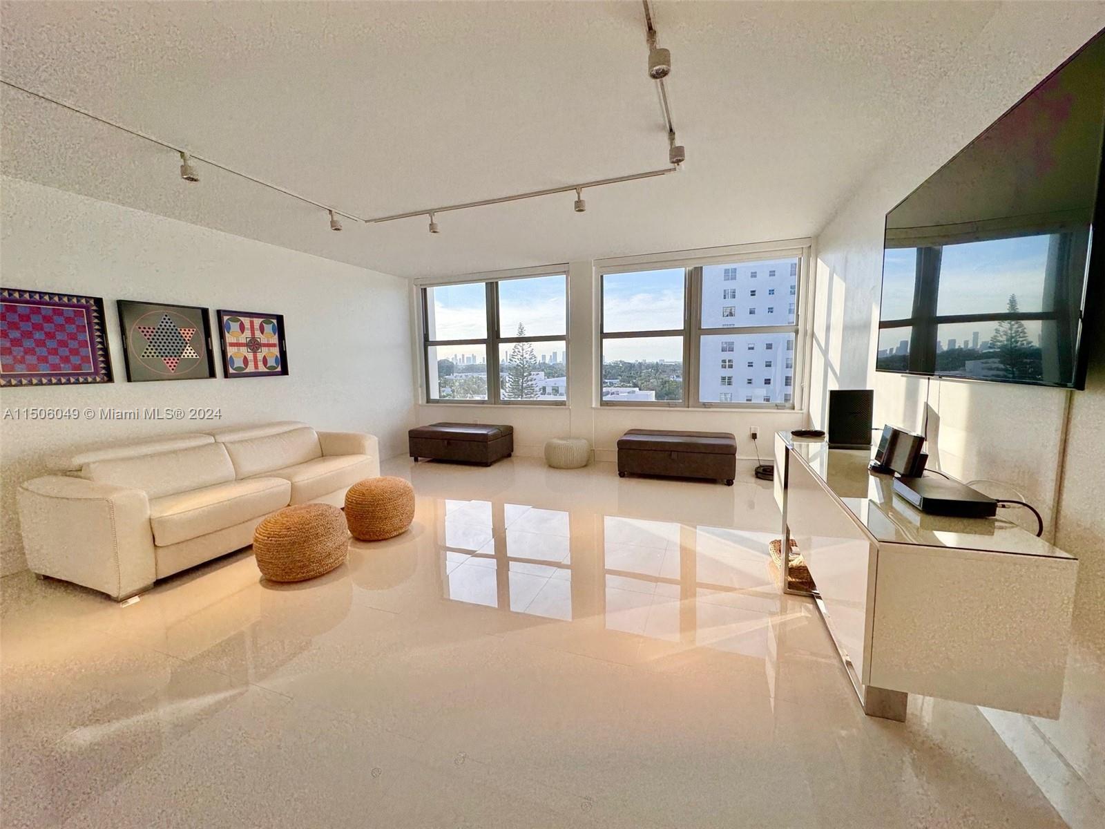 2899 Collins Ave 904, Miami Beach, Florida 33140, ,1 BathroomBathrooms,Residential,For Sale,2899 Collins Ave 904,A11506049
