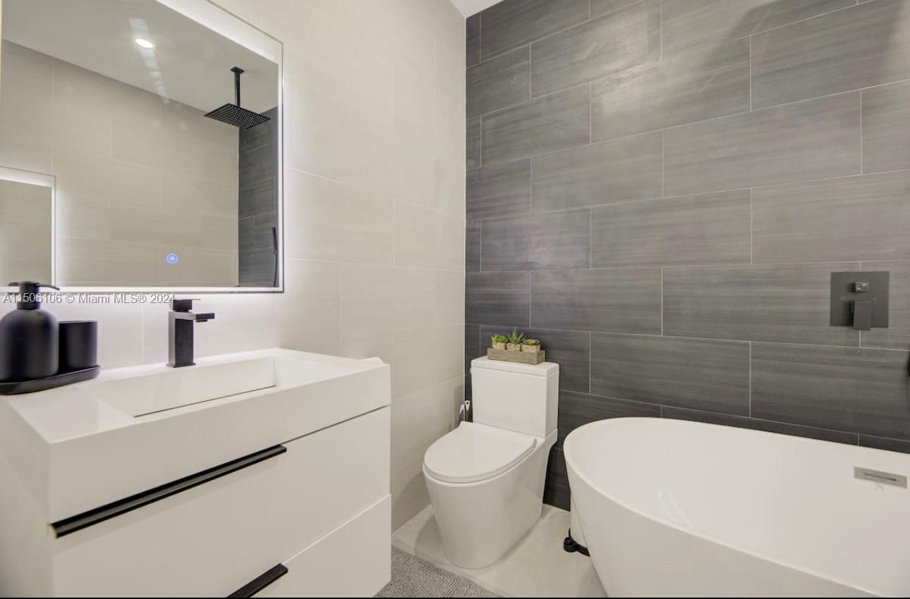 52 47th St, Miami, FL, 33137 United States, 6 Bedrooms Bedrooms, ,5 BathroomsBathrooms,Residential,For Sale,47th St,A11506106