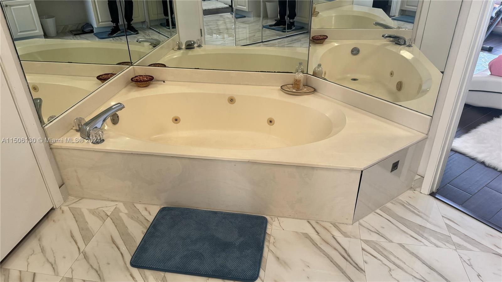 3600 Mystic Pointe Dr PH1, Aventura, Florida 33180, 2 Bedrooms Bedrooms, ,2 BathroomsBathrooms,Residential,For Sale,3600 Mystic Pointe Dr PH1,A11506130