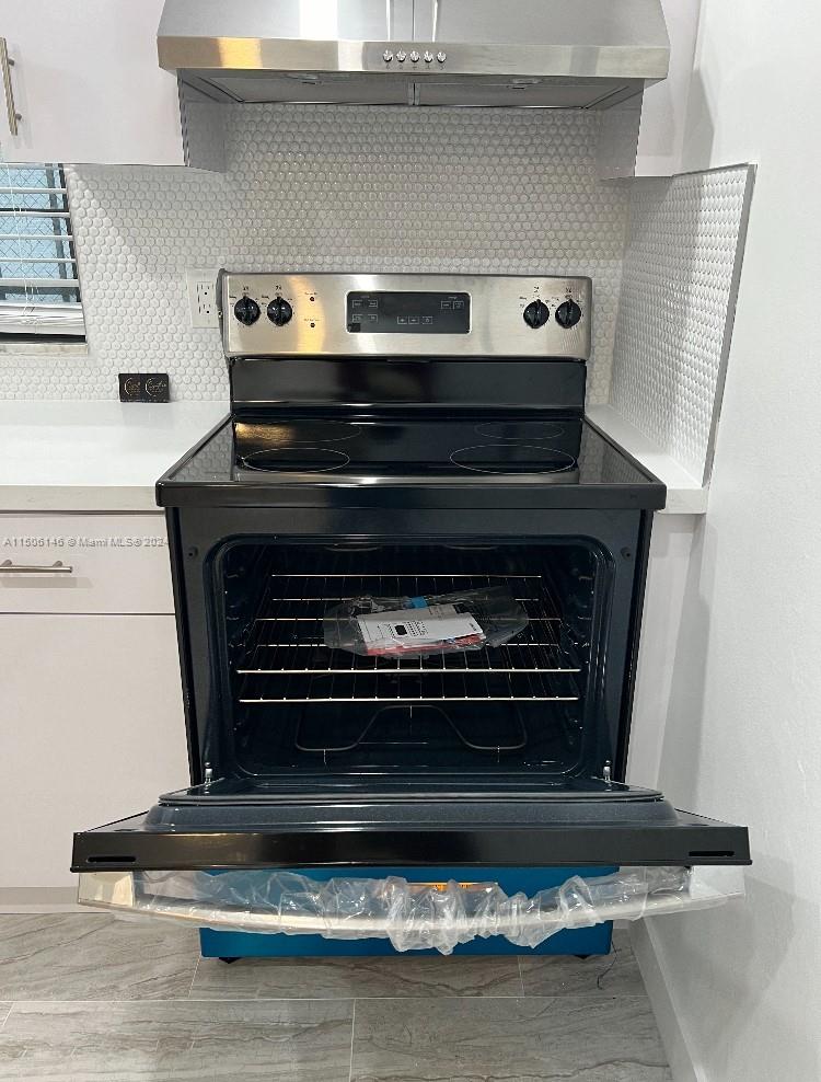 1230 NE 139th St 405, North Miami, Florida 33161, 1 Bedroom Bedrooms, ,1 BathroomBathrooms,Residential,For Sale,1230 NE 139th St 405,A11506146