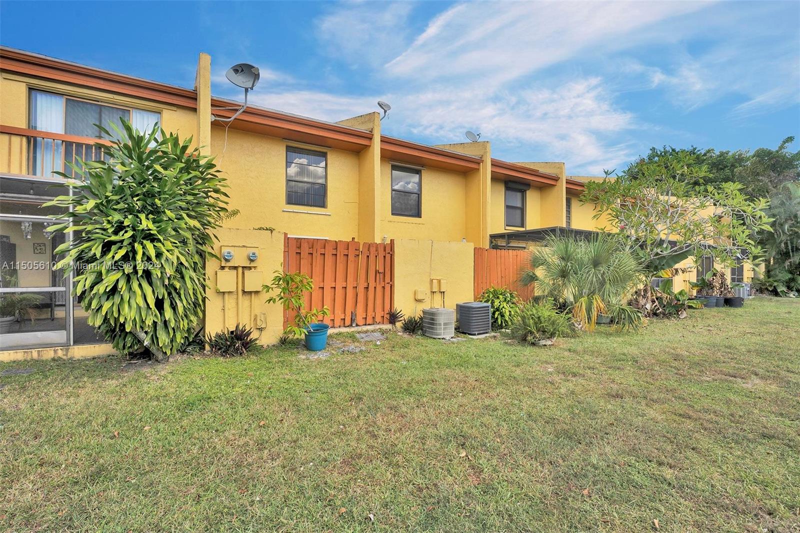 9380 15th Ct, Pembroke Pines, FL, 33024 United States, 2 Bedrooms Bedrooms, ,2 BathroomsBathrooms,Residential,For Sale,15th Ct,A11505610