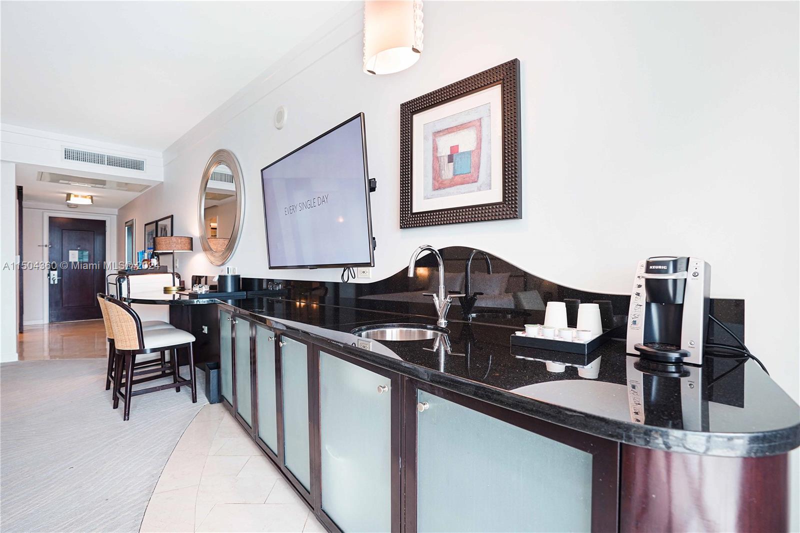 4391 COLLINS AV 916, Miami Beach, Florida 33140, ,1 BathroomBathrooms,Residential,For Sale,4391 COLLINS AV 916,A11504360