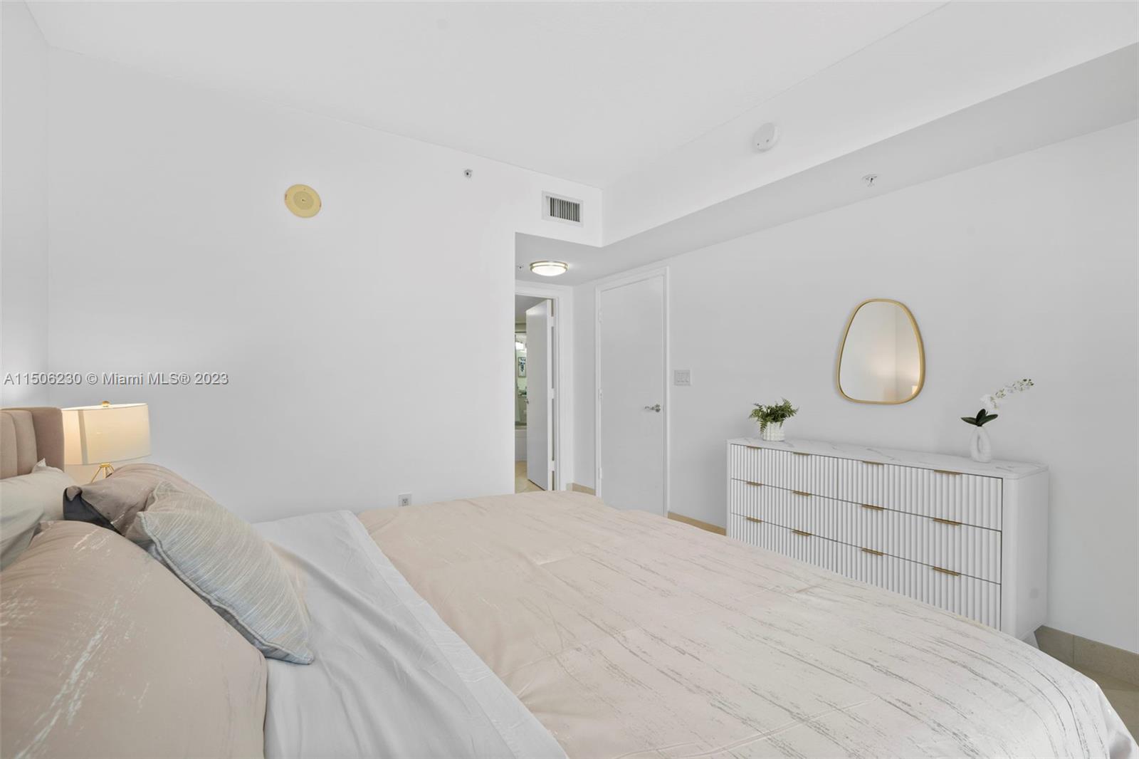 16699 Collins Ave 1710, Sunny Isles Beach, Florida 33160, 1 Bedroom Bedrooms, ,1 BathroomBathrooms,Residentiallease,For Rent,16699 Collins Ave 1710,A11506230