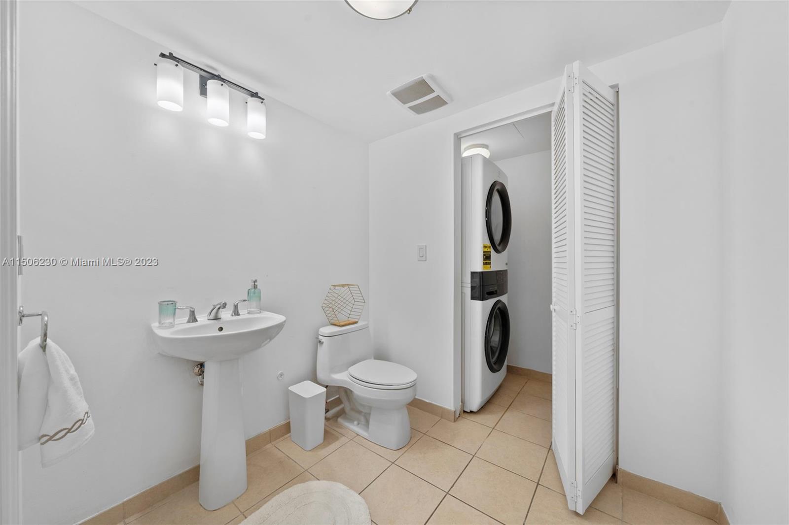16699 Collins Ave 1710, Sunny Isles Beach, Florida 33160, 1 Bedroom Bedrooms, ,1 BathroomBathrooms,Residentiallease,For Rent,16699 Collins Ave 1710,A11506230