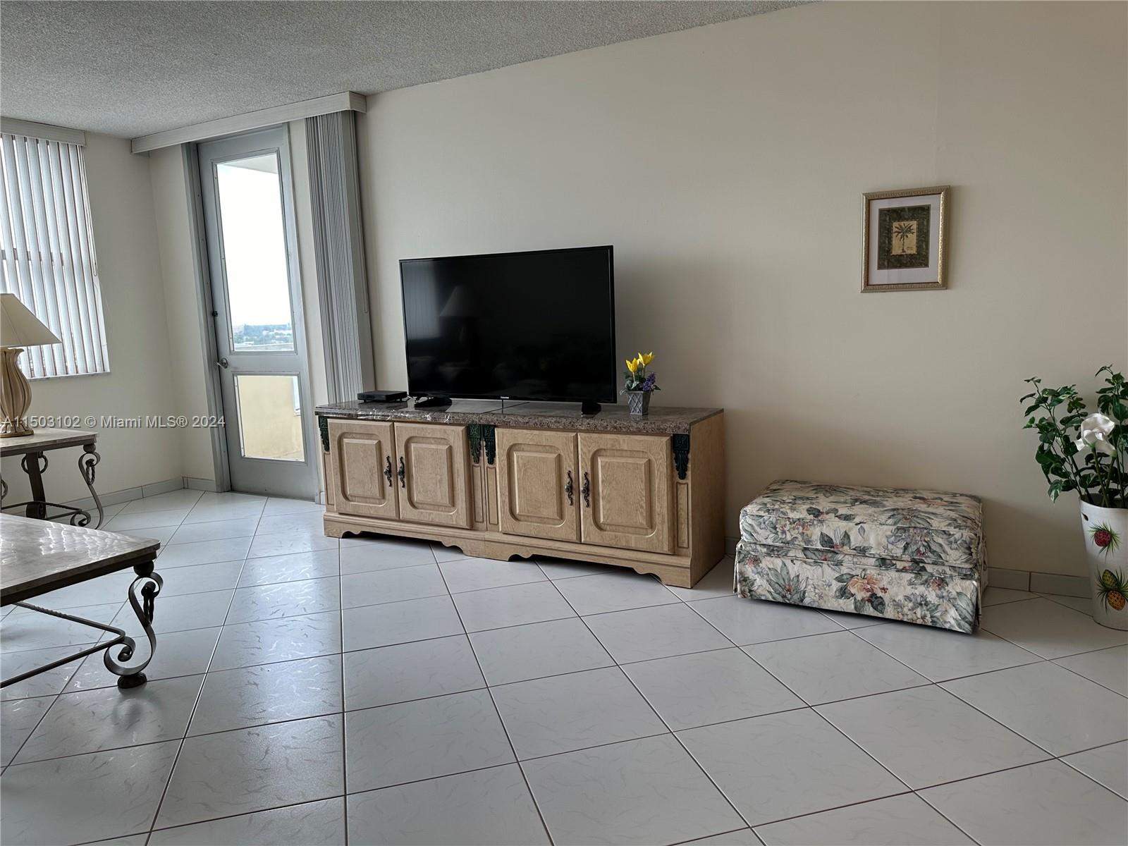 3180 S Ocean Dr 1121, Hallandale Beach, Florida 33009, 1 Bedroom Bedrooms, ,1 BathroomBathrooms,Residential,For Sale,3180 S Ocean Dr 1121,A11503102