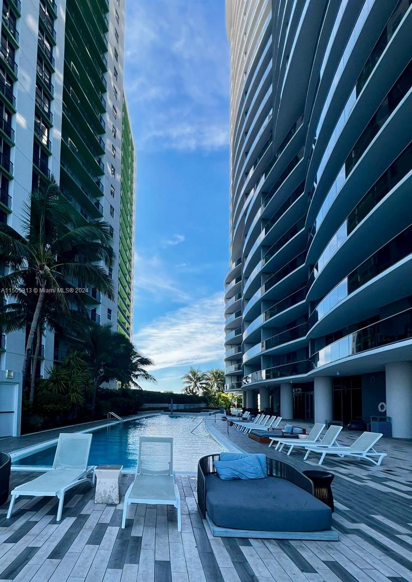 488 NE 18th St 3103, Miami, Florida 33132, 1 Bedroom Bedrooms, 3 Rooms Rooms,1 BathroomBathrooms,Residential,For Sale,488 NE 18th St 3103,A11505313