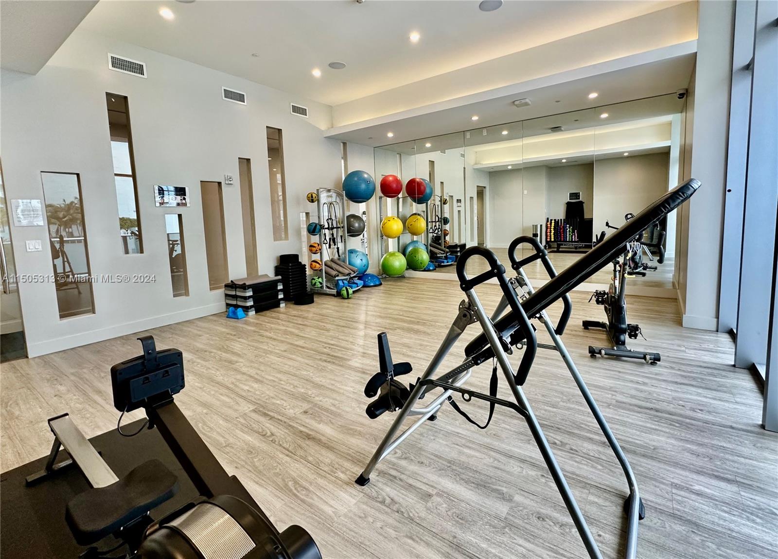 488 NE 18th St 3103, Miami, Florida 33132, 1 Bedroom Bedrooms, 3 Rooms Rooms,1 BathroomBathrooms,Residential,For Sale,488 NE 18th St 3103,A11505313