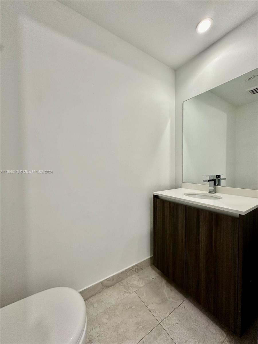 488 NE 18th St 3103, Miami, Florida 33132, 1 Bedroom Bedrooms, 3 Rooms Rooms,1 BathroomBathrooms,Residential,For Sale,488 NE 18th St 3103,A11505313