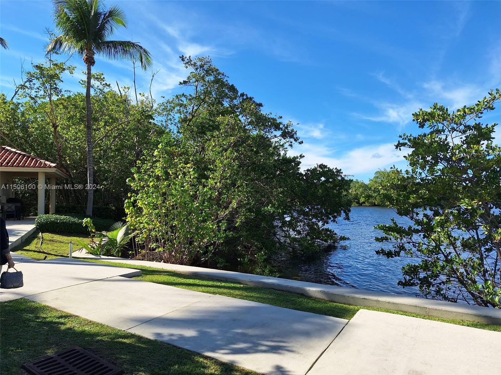 16590 NE 26th Ave 402, North Miami Beach, Florida 33160, 2 Bedrooms Bedrooms, ,2 BathroomsBathrooms,Residential,For Sale,16590 NE 26th Ave 402,A11506100