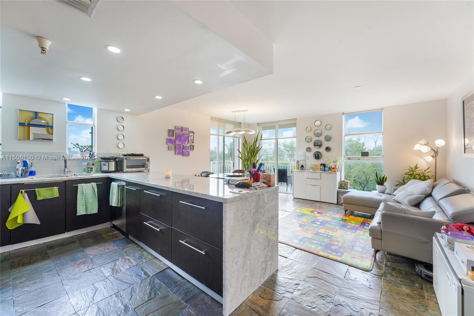 16590 NE 26th Ave 402, North Miami Beach, Florida 33160, 2 Bedrooms Bedrooms, ,2 BathroomsBathrooms,Residential,For Sale,16590 NE 26th Ave 402,A11506100