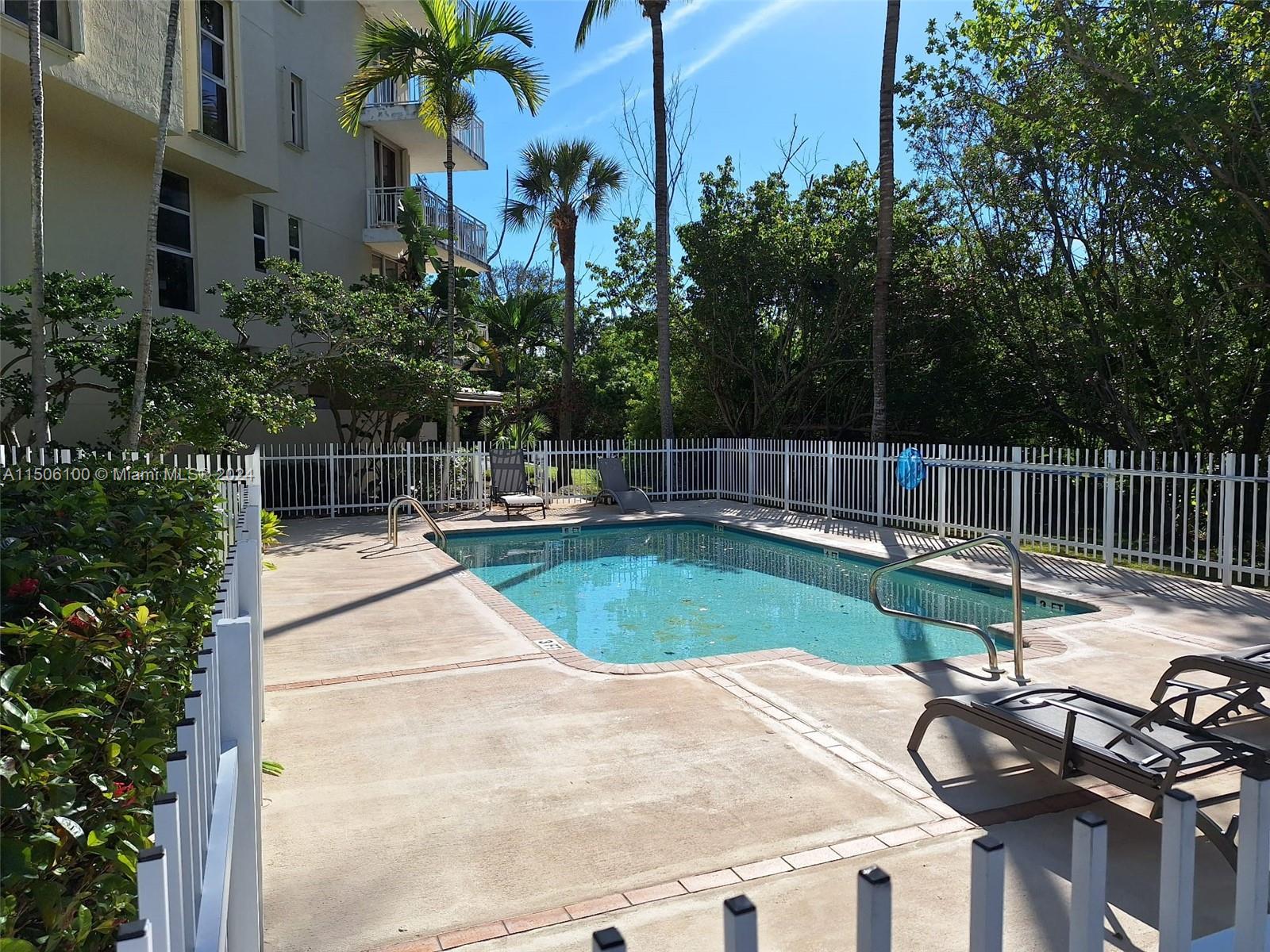 16590 NE 26th Ave 402, North Miami Beach, Florida 33160, 2 Bedrooms Bedrooms, ,2 BathroomsBathrooms,Residential,For Sale,16590 NE 26th Ave 402,A11506100