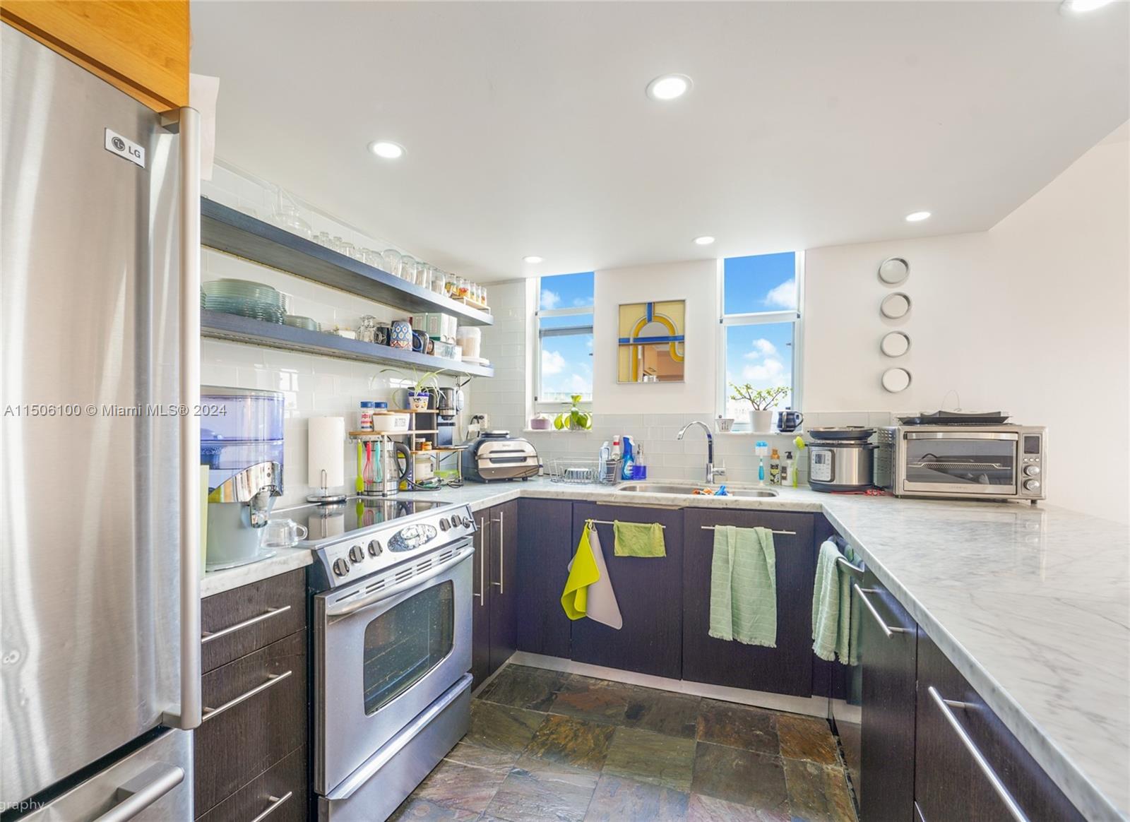 16590 NE 26th Ave 402, North Miami Beach, Florida 33160, 2 Bedrooms Bedrooms, ,2 BathroomsBathrooms,Residential,For Sale,16590 NE 26th Ave 402,A11506100