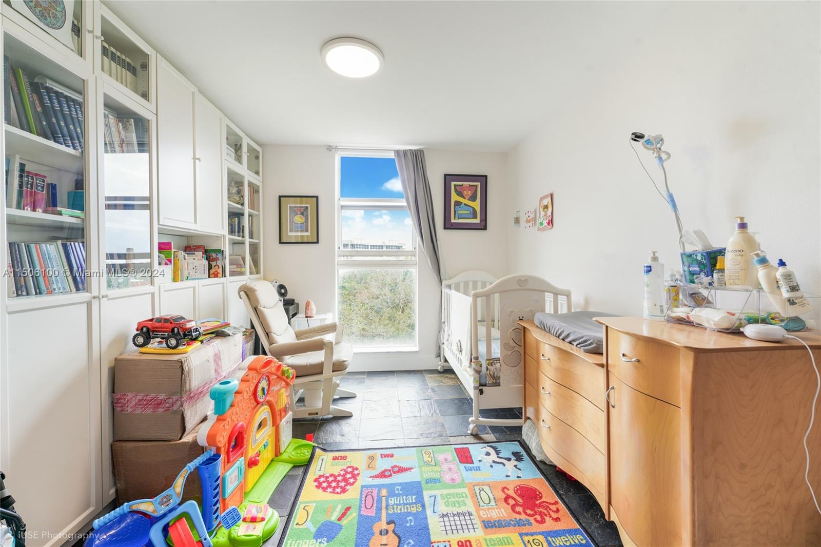 16590 NE 26th Ave 402, North Miami Beach, Florida 33160, 2 Bedrooms Bedrooms, ,2 BathroomsBathrooms,Residential,For Sale,16590 NE 26th Ave 402,A11506100