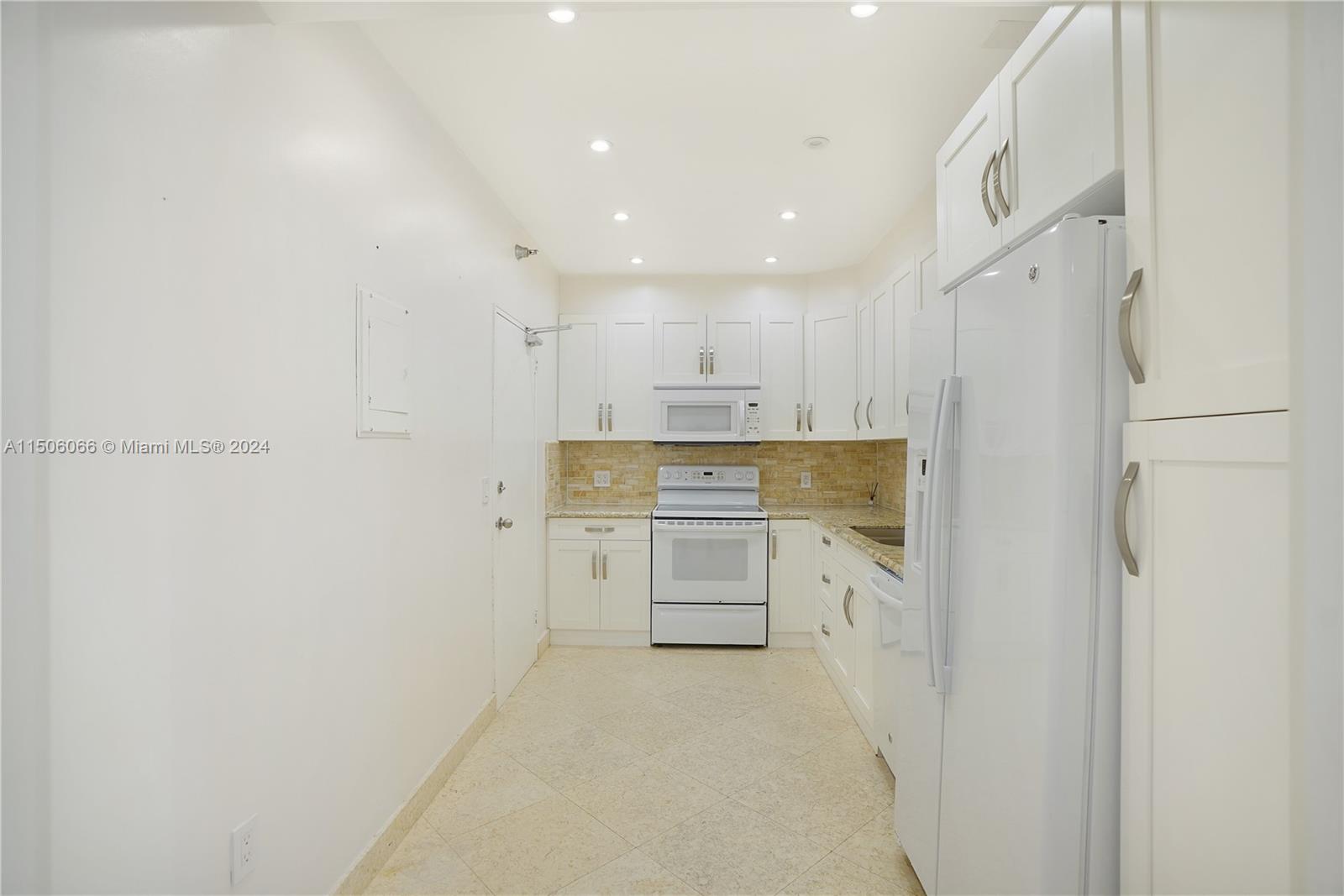 10185 Collins Ave PH20, Bal Harbour, Florida 33154, 2 Bedrooms Bedrooms, ,2 BathroomsBathrooms,Residential,For Sale,10185 Collins Ave PH20,A11506066