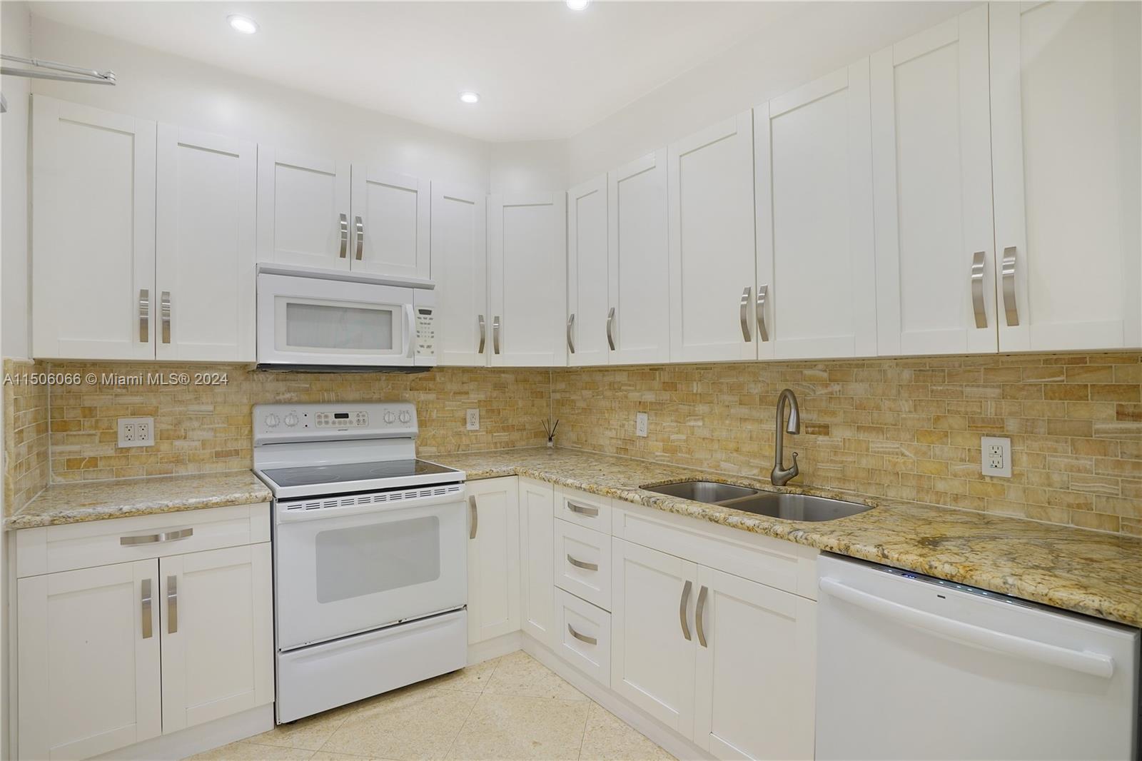 10185 Collins Ave PH20, Bal Harbour, Florida 33154, 2 Bedrooms Bedrooms, ,2 BathroomsBathrooms,Residential,For Sale,10185 Collins Ave PH20,A11506066