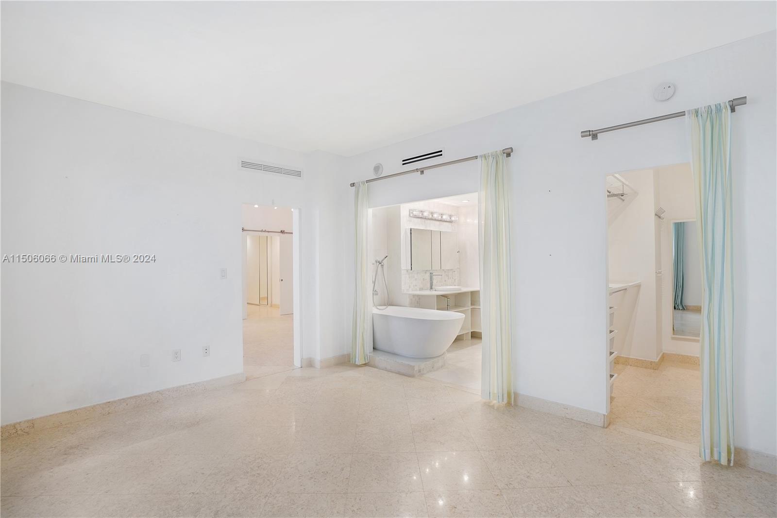 10185 Collins Ave PH20, Bal Harbour, Florida 33154, 2 Bedrooms Bedrooms, ,2 BathroomsBathrooms,Residential,For Sale,10185 Collins Ave PH20,A11506066
