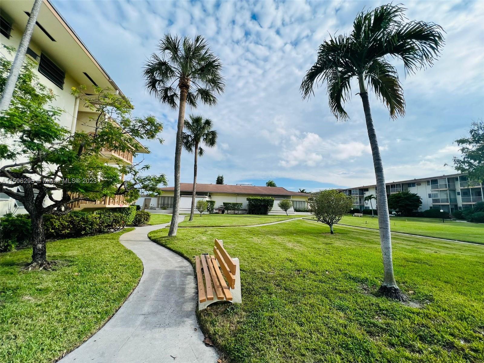 17000 NE 14th Ave 201, North Miami Beach, Florida 33162, 2 Bedrooms Bedrooms, ,1 BathroomBathrooms,Residential,For Sale,17000 NE 14th Ave 201,A11506295