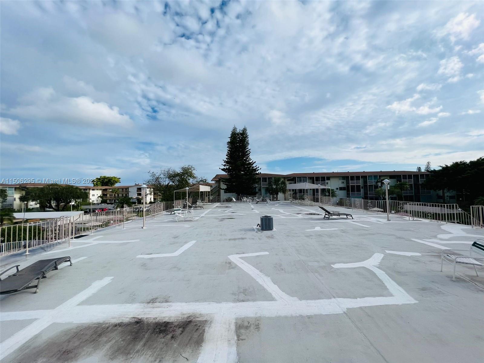 17000 NE 14th Ave 201, North Miami Beach, Florida 33162, 2 Bedrooms Bedrooms, ,1 BathroomBathrooms,Residential,For Sale,17000 NE 14th Ave 201,A11506295