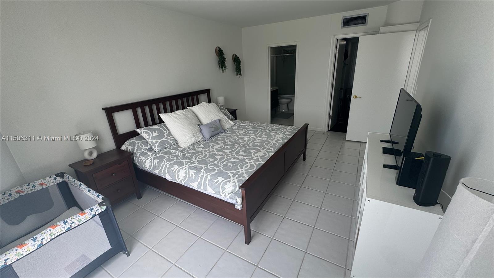 900 Bay Dr 1010, Miami Beach, Florida 33141, 1 Bedroom Bedrooms, ,1 BathroomBathrooms,Residentiallease,For Rent,900 Bay Dr 1010,A11506311