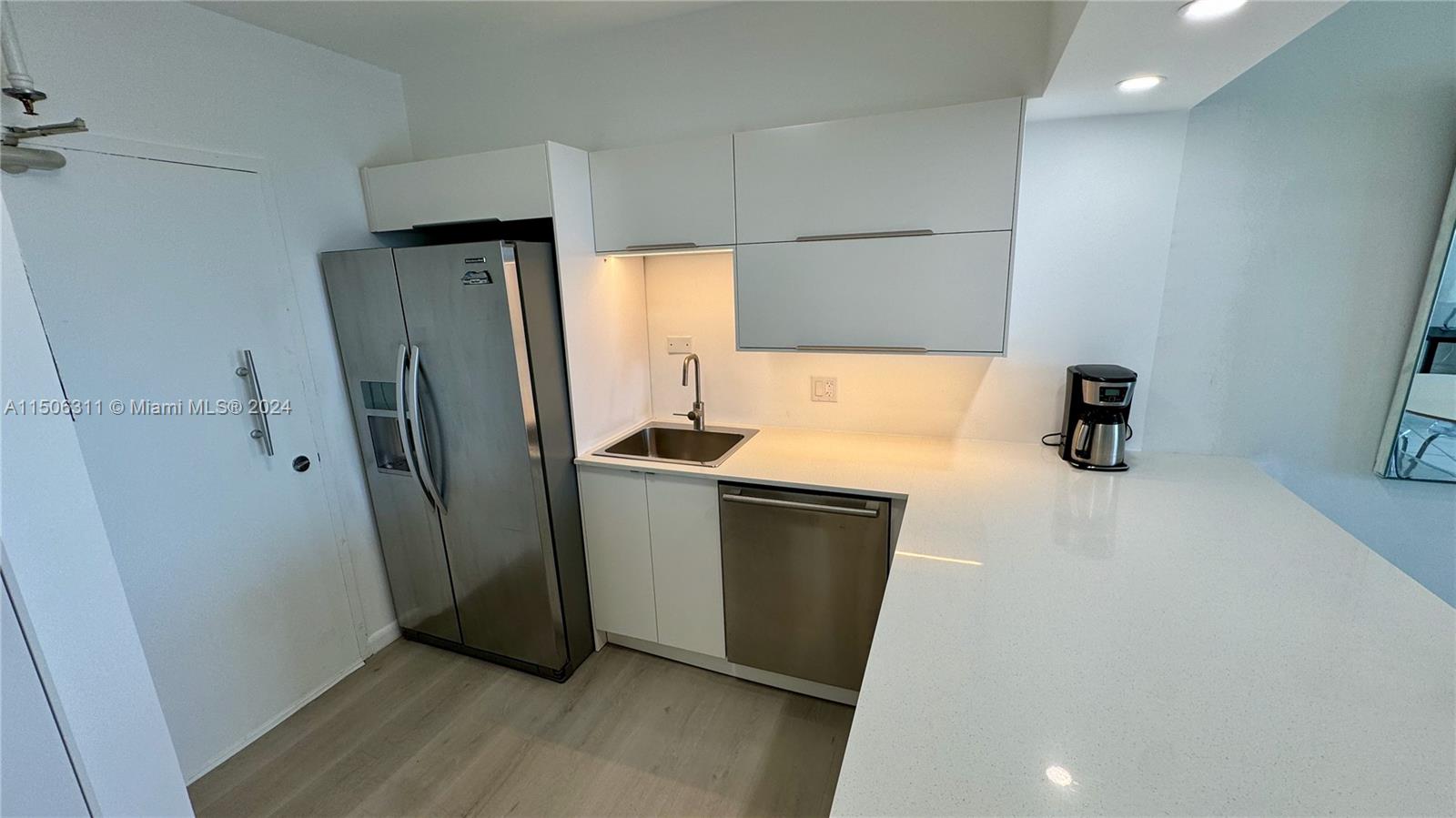 900 Bay Dr 1010, Miami Beach, Florida 33141, 1 Bedroom Bedrooms, ,1 BathroomBathrooms,Residentiallease,For Rent,900 Bay Dr 1010,A11506311