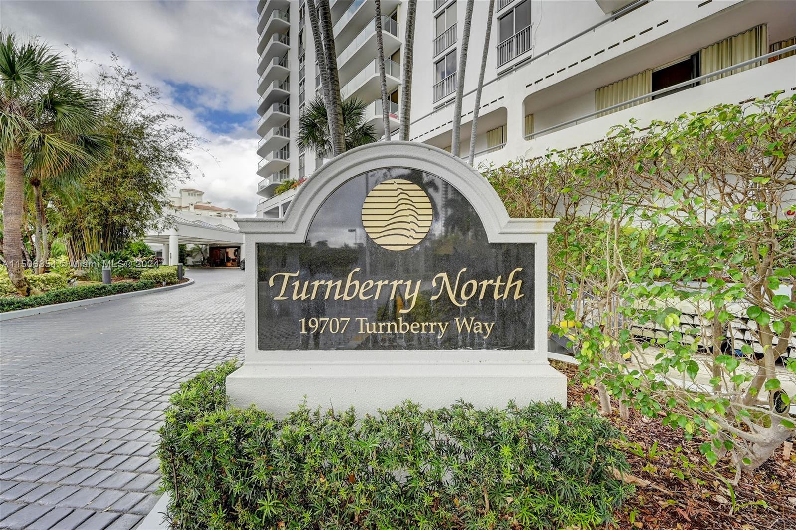 19707 Turnberry Way, Aventura, FL, 33180 United States, 2 Bedrooms Bedrooms, ,2 BathroomsBathrooms,Residential,For Sale,Turnberry Way,A11506354