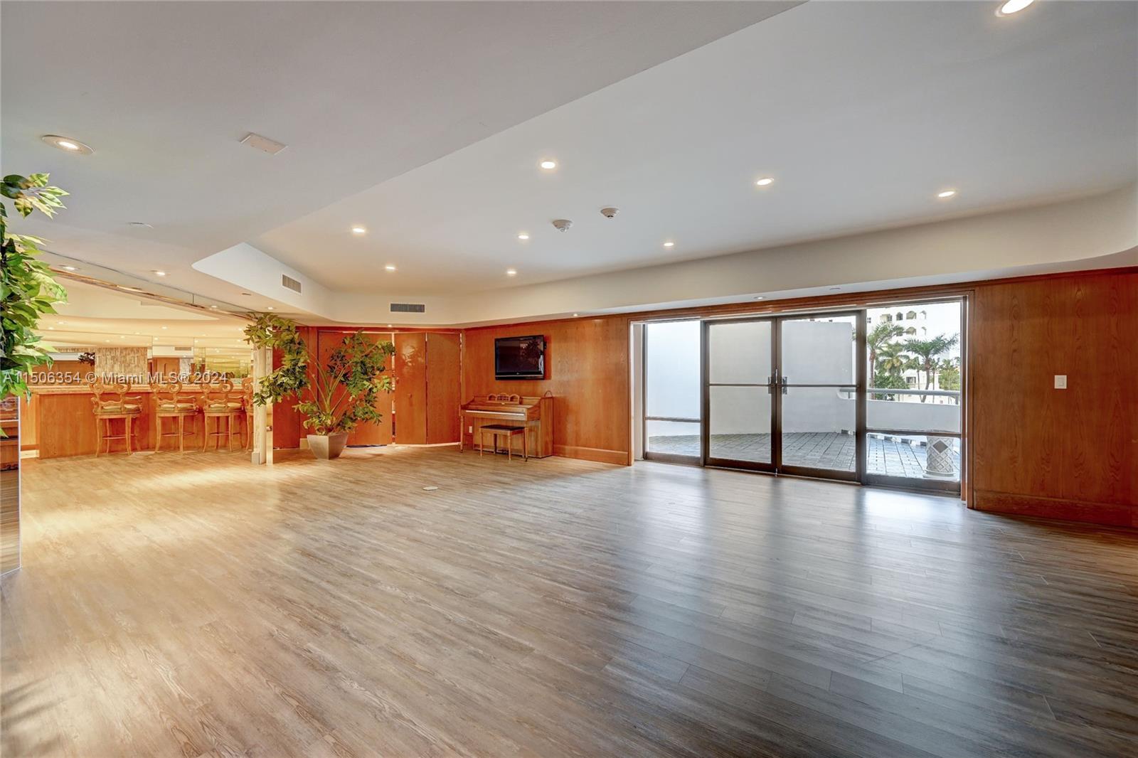 Party entertainment room