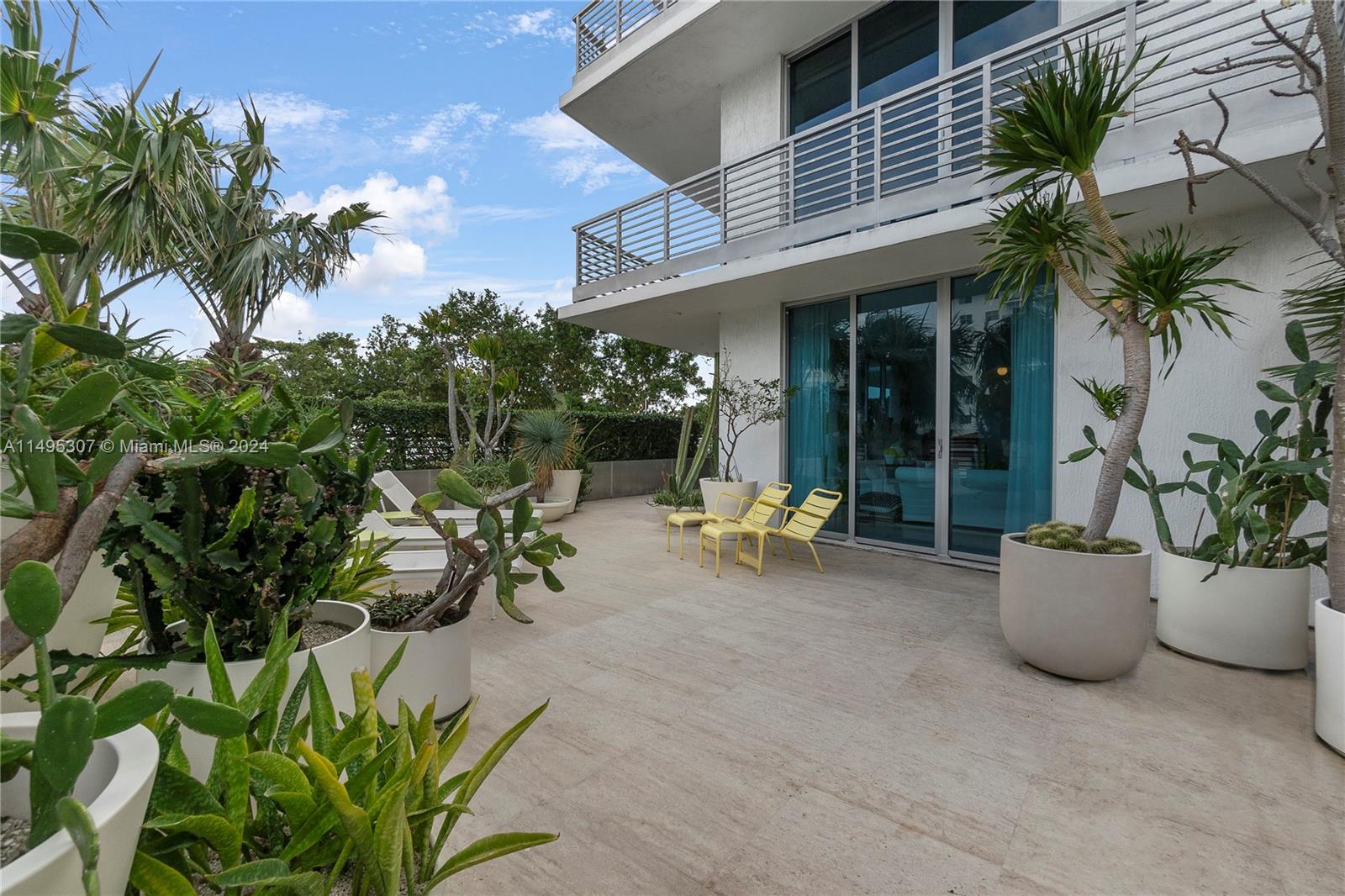 1445 16th St 305, Miami Beach, Florida 33139, 2 Bedrooms Bedrooms, ,2 BathroomsBathrooms,Residential,For Sale,1445 16th St 305,A11495307