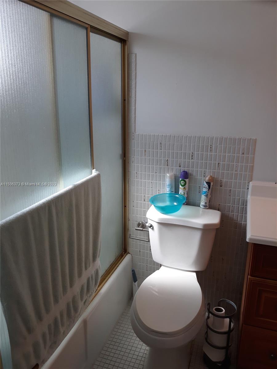215 SE 3rd Ave 407A, Hallandale Beach, Florida 33009, 2 Bedrooms Bedrooms, ,2 BathroomsBathrooms,Residential,For Sale,215 SE 3rd Ave 407A,A11506373