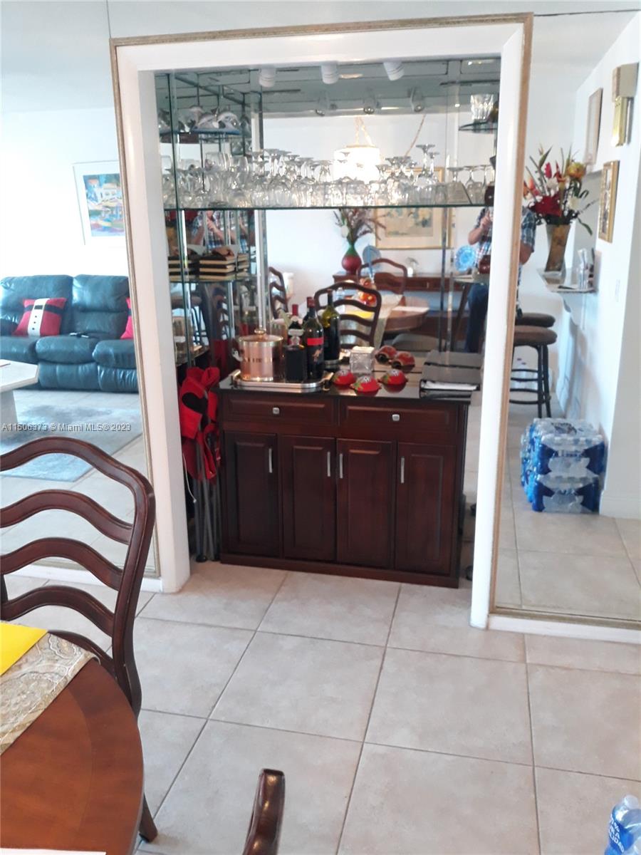 215 SE 3rd Ave 407A, Hallandale Beach, Florida 33009, 2 Bedrooms Bedrooms, ,2 BathroomsBathrooms,Residential,For Sale,215 SE 3rd Ave 407A,A11506373