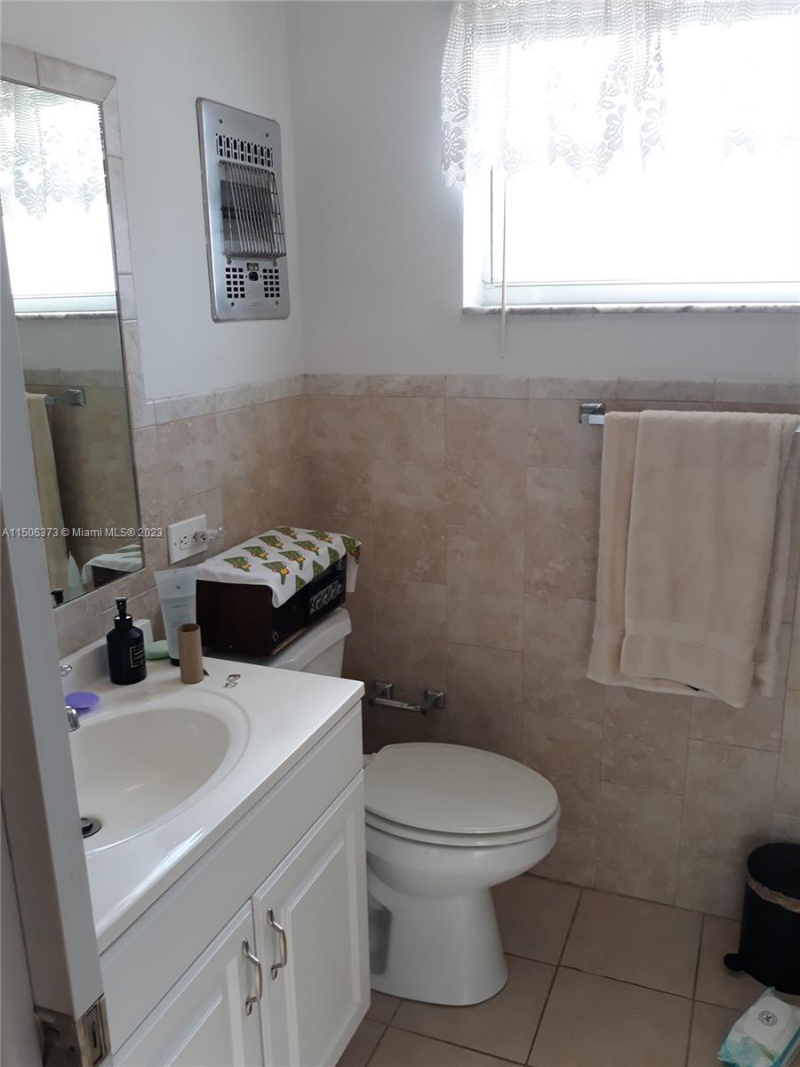 215 SE 3rd Ave 407A, Hallandale Beach, Florida 33009, 2 Bedrooms Bedrooms, ,2 BathroomsBathrooms,Residential,For Sale,215 SE 3rd Ave 407A,A11506373
