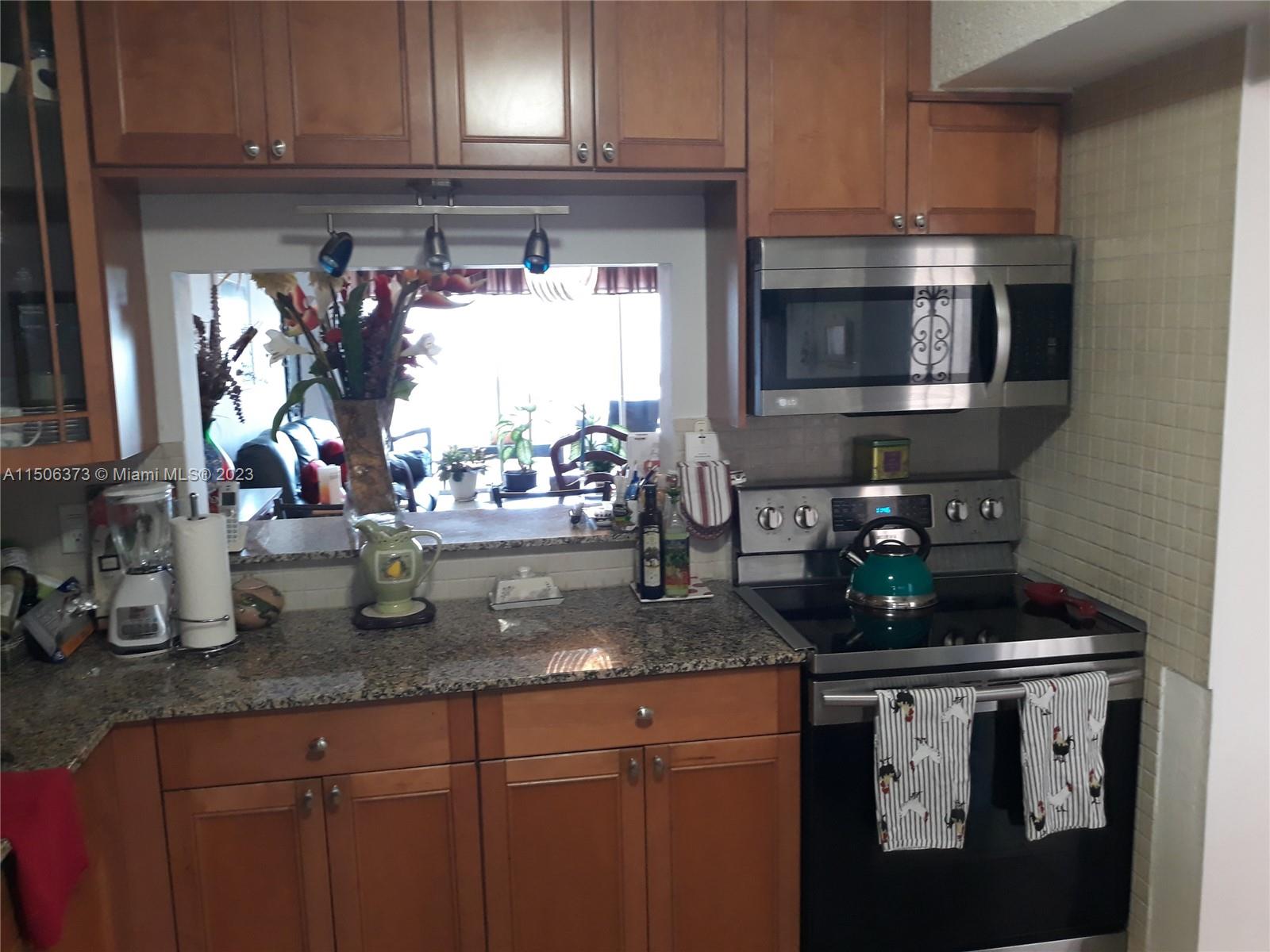 215 SE 3rd Ave 407A, Hallandale Beach, Florida 33009, 2 Bedrooms Bedrooms, ,2 BathroomsBathrooms,Residential,For Sale,215 SE 3rd Ave 407A,A11506373
