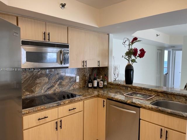 6767 Collins Ave 909, Miami Beach, Florida 33141, 2 Bedrooms Bedrooms, ,2 BathroomsBathrooms,Residential,For Sale,6767 Collins Ave 909,A11480854