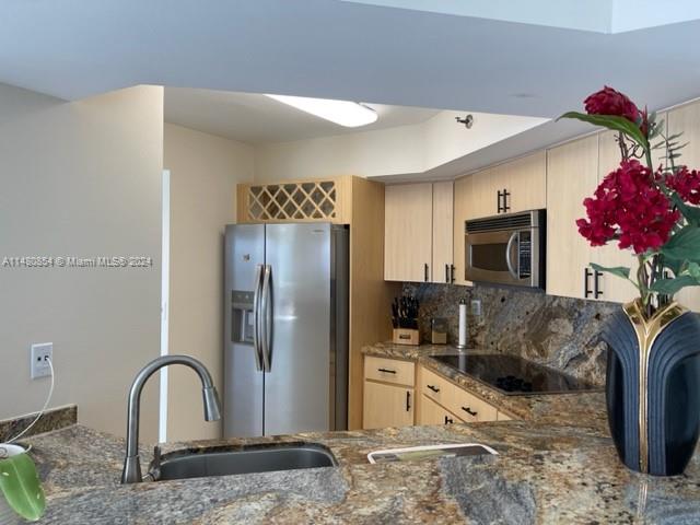 6767 Collins Ave 909, Miami Beach, Florida 33141, 2 Bedrooms Bedrooms, ,2 BathroomsBathrooms,Residential,For Sale,6767 Collins Ave 909,A11480854