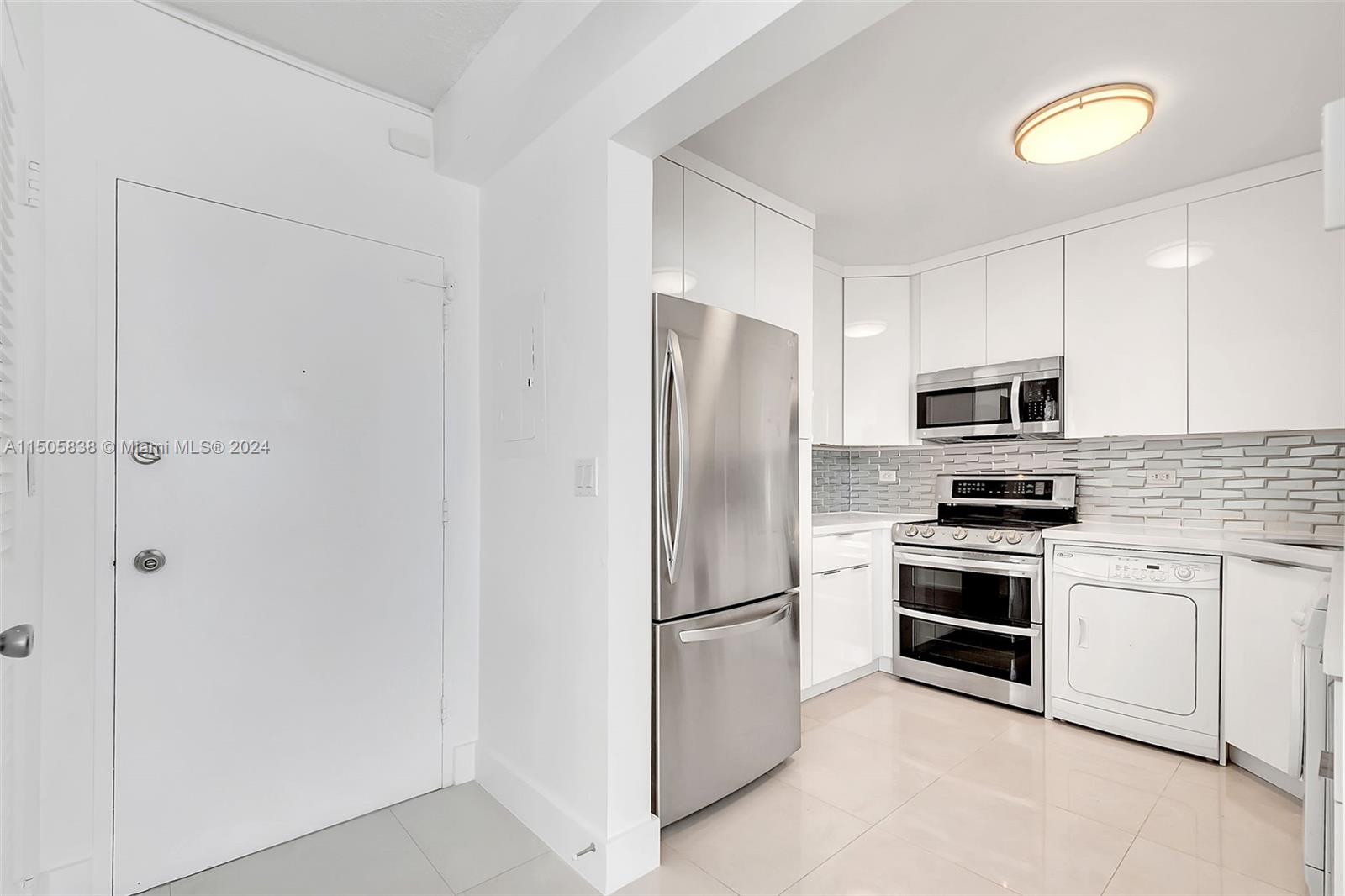 5601 Collins Ave 925, Miami Beach, Florida 33140, 2 Bedrooms Bedrooms, ,2 BathroomsBathrooms,Residential,For Sale,5601 Collins Ave 925,A11505838