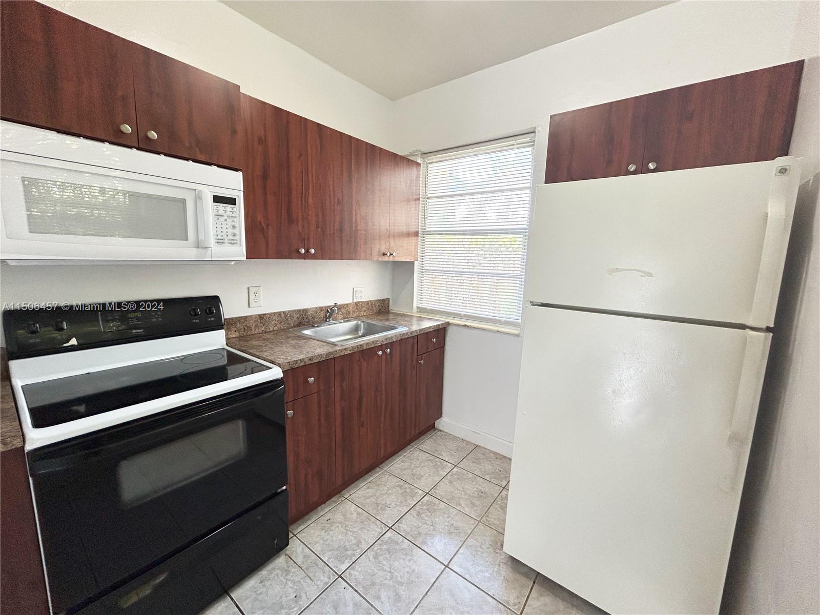667 NE 86th St B, Miami, Florida 33138, 1 Bedroom Bedrooms, ,1 BathroomBathrooms,Residentiallease,For Rent,667 NE 86th St B,A11506457