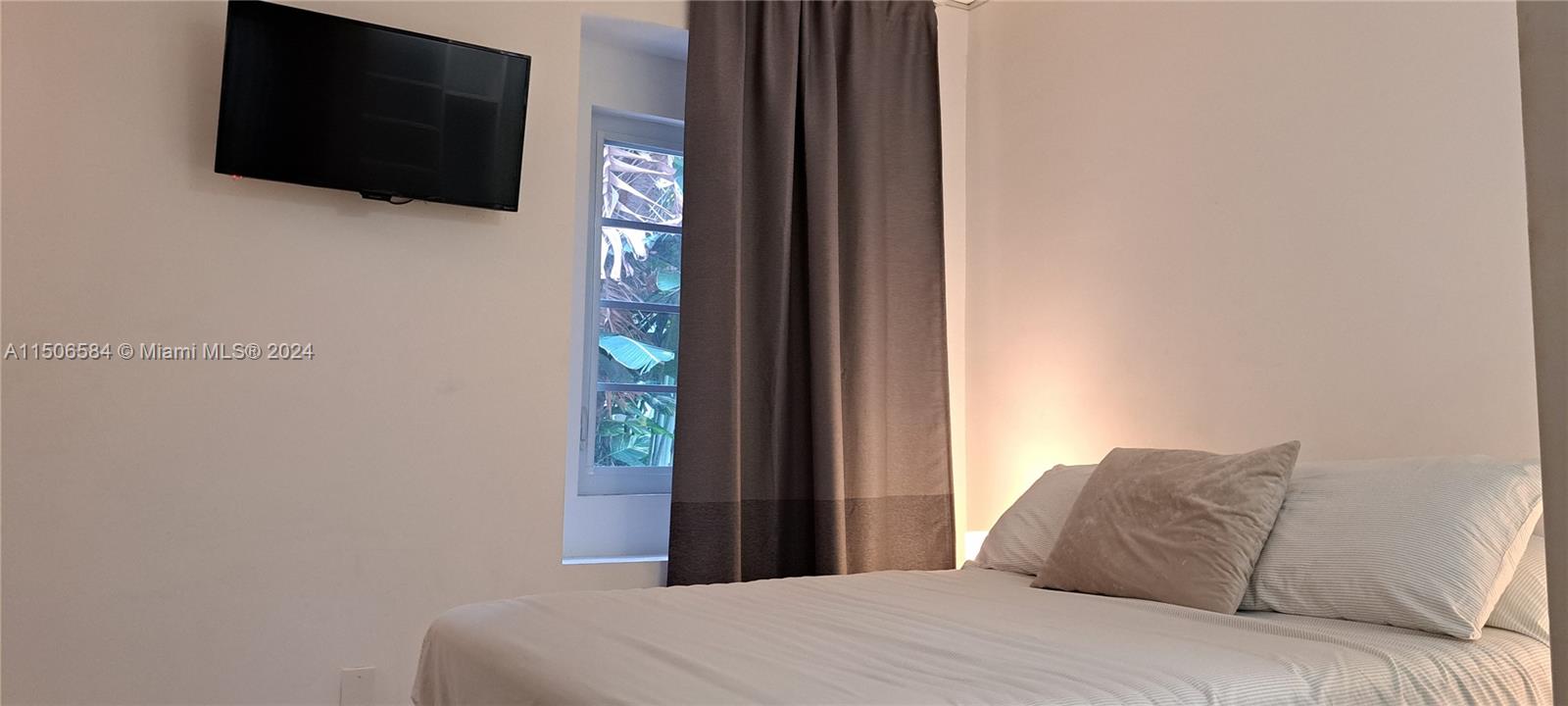 846 Michigan Ave 101, Miami Beach, Florida 33139, 3 Bedrooms Bedrooms, ,3 BathroomsBathrooms,Residentiallease,For Rent,846 Michigan Ave 101,A11506584