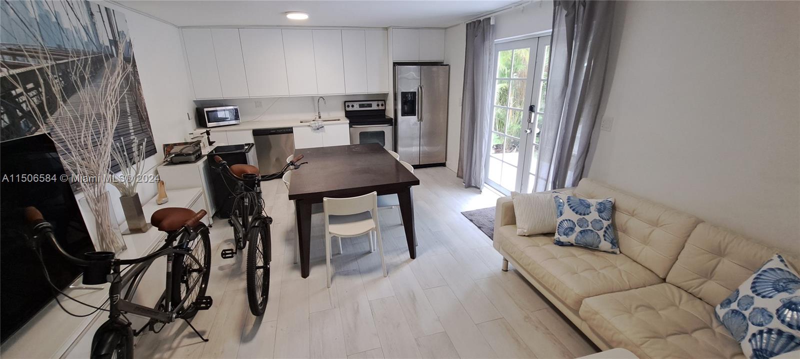 846 Michigan Ave 101, Miami Beach, Florida 33139, 3 Bedrooms Bedrooms, ,3 BathroomsBathrooms,Residentiallease,For Rent,846 Michigan Ave 101,A11506584