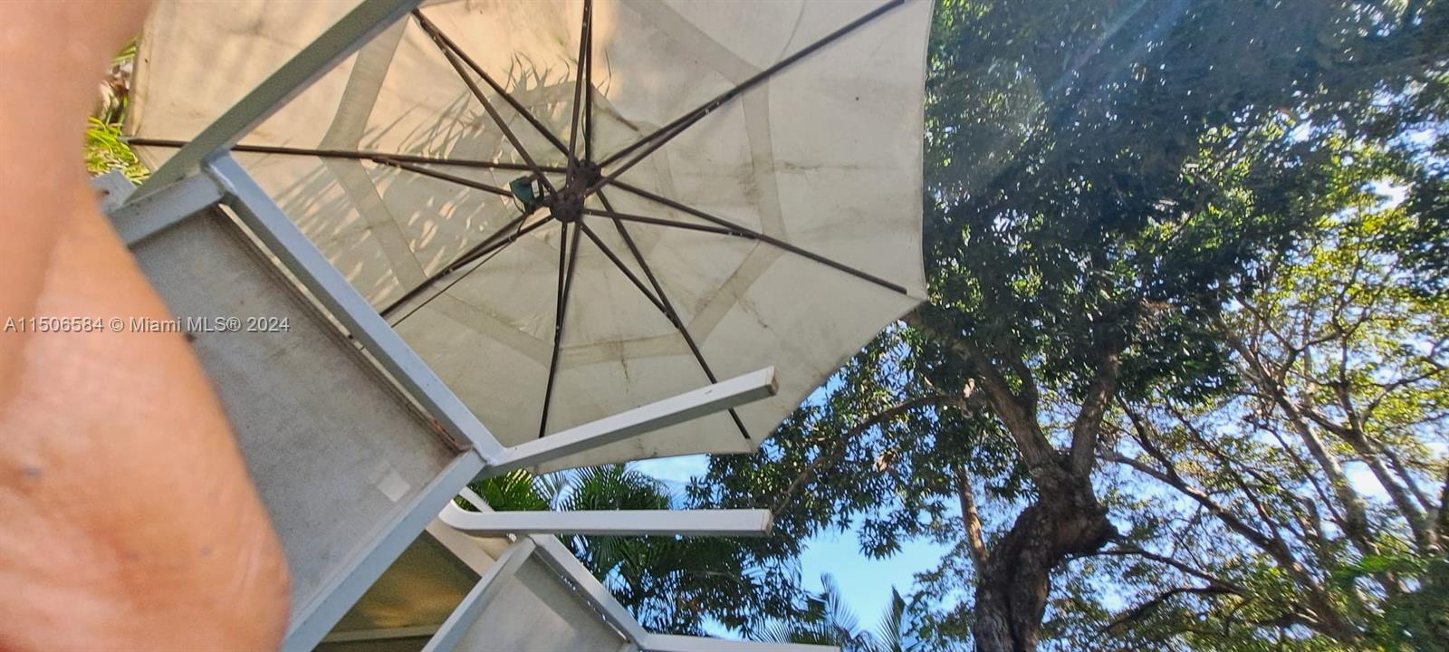 846 Michigan Ave 101, Miami Beach, Florida 33139, 3 Bedrooms Bedrooms, ,3 BathroomsBathrooms,Residentiallease,For Rent,846 Michigan Ave 101,A11506584