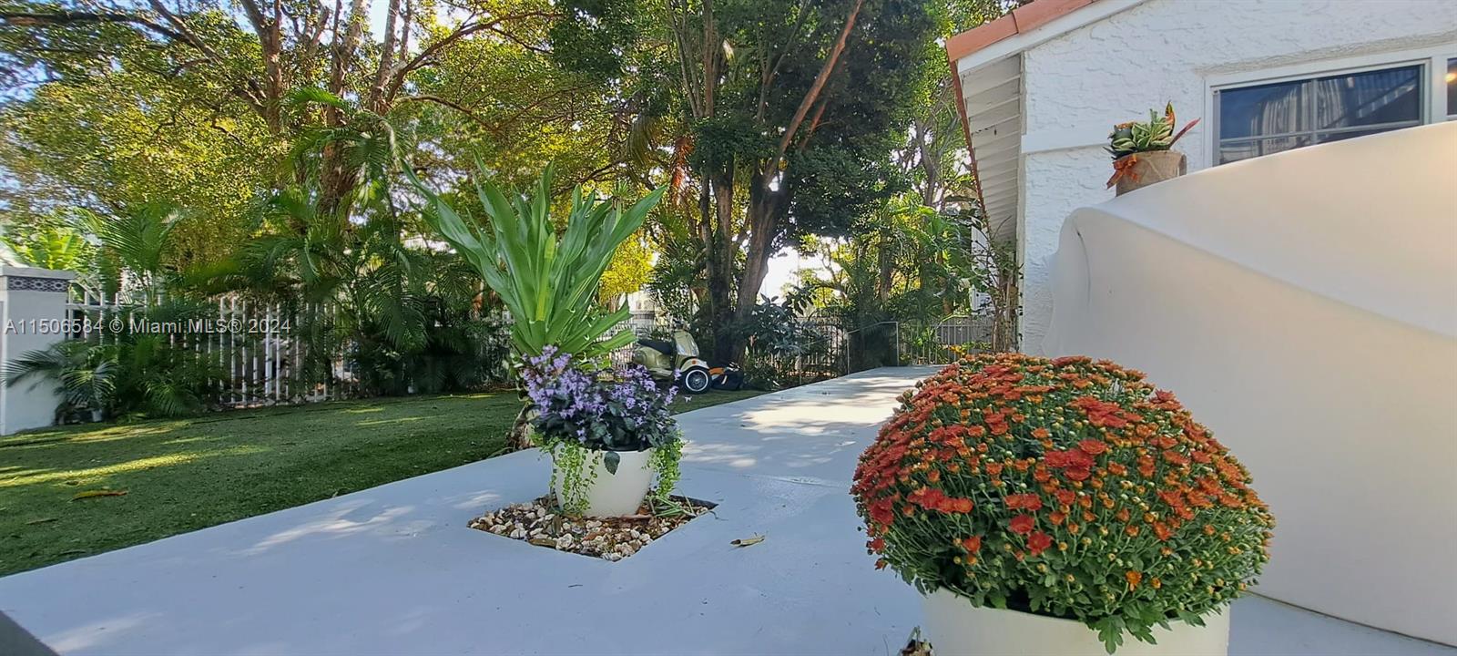 846 Michigan Ave 101, Miami Beach, Florida 33139, 3 Bedrooms Bedrooms, ,3 BathroomsBathrooms,Residentiallease,For Rent,846 Michigan Ave 101,A11506584