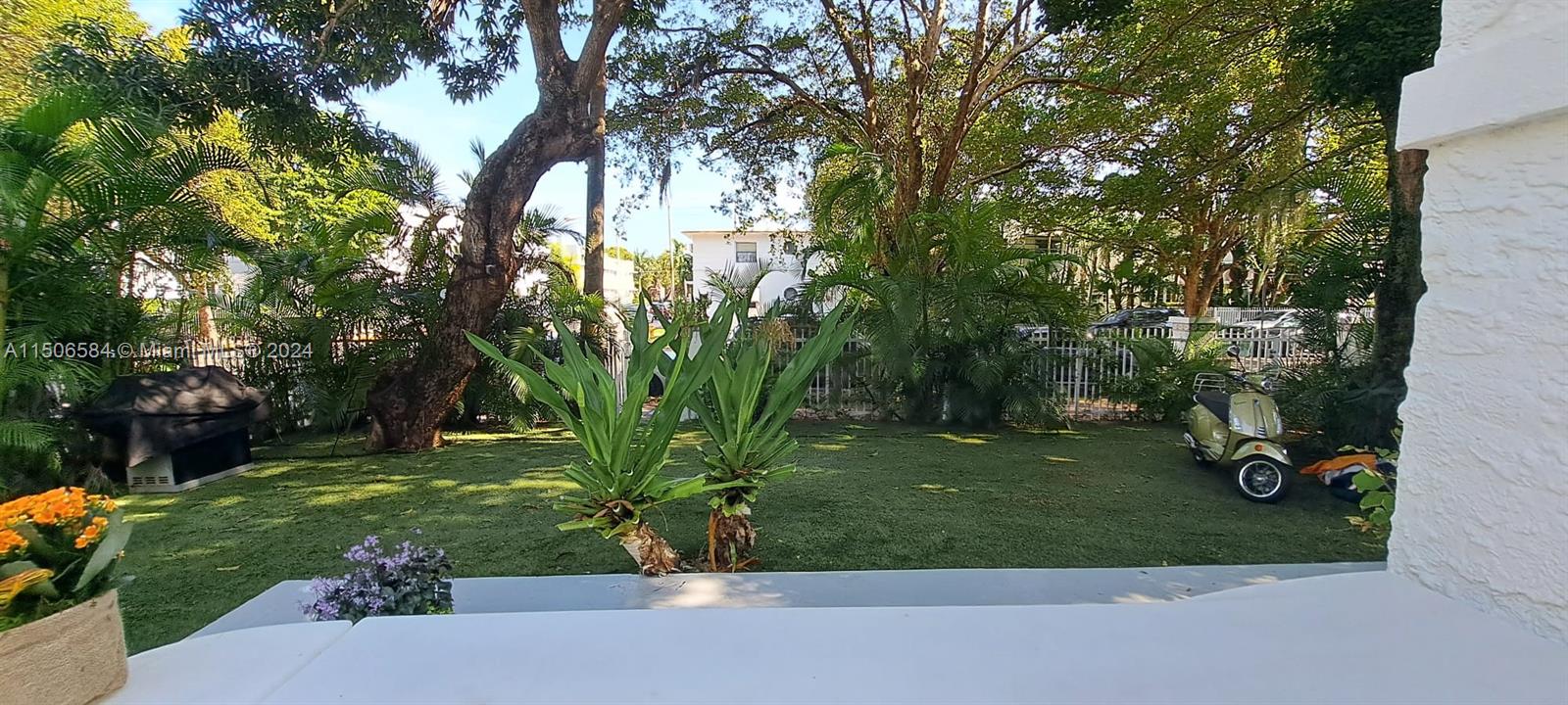 846 Michigan Ave 101, Miami Beach, Florida 33139, 3 Bedrooms Bedrooms, ,3 BathroomsBathrooms,Residentiallease,For Rent,846 Michigan Ave 101,A11506584