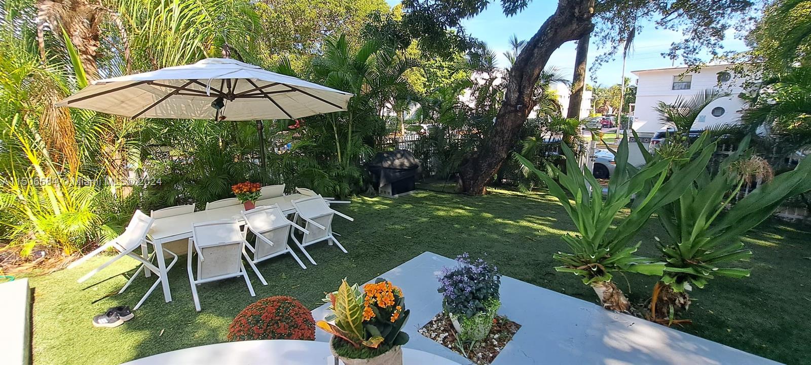 846 Michigan Ave 101, Miami Beach, Florida 33139, 3 Bedrooms Bedrooms, ,3 BathroomsBathrooms,Residentiallease,For Rent,846 Michigan Ave 101,A11506584