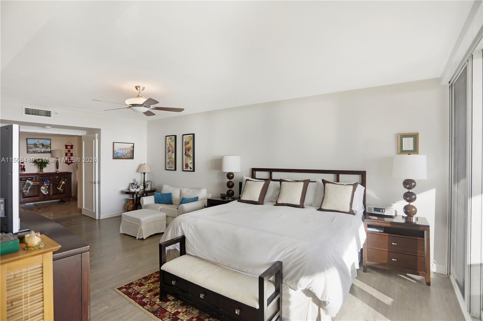 17555 Collins Ave, Sunny Isles Beach, FL, 33160 United States, 3 Bedrooms Bedrooms, ,3 BathroomsBathrooms,Residential,For Sale,Collins Ave,A11506480