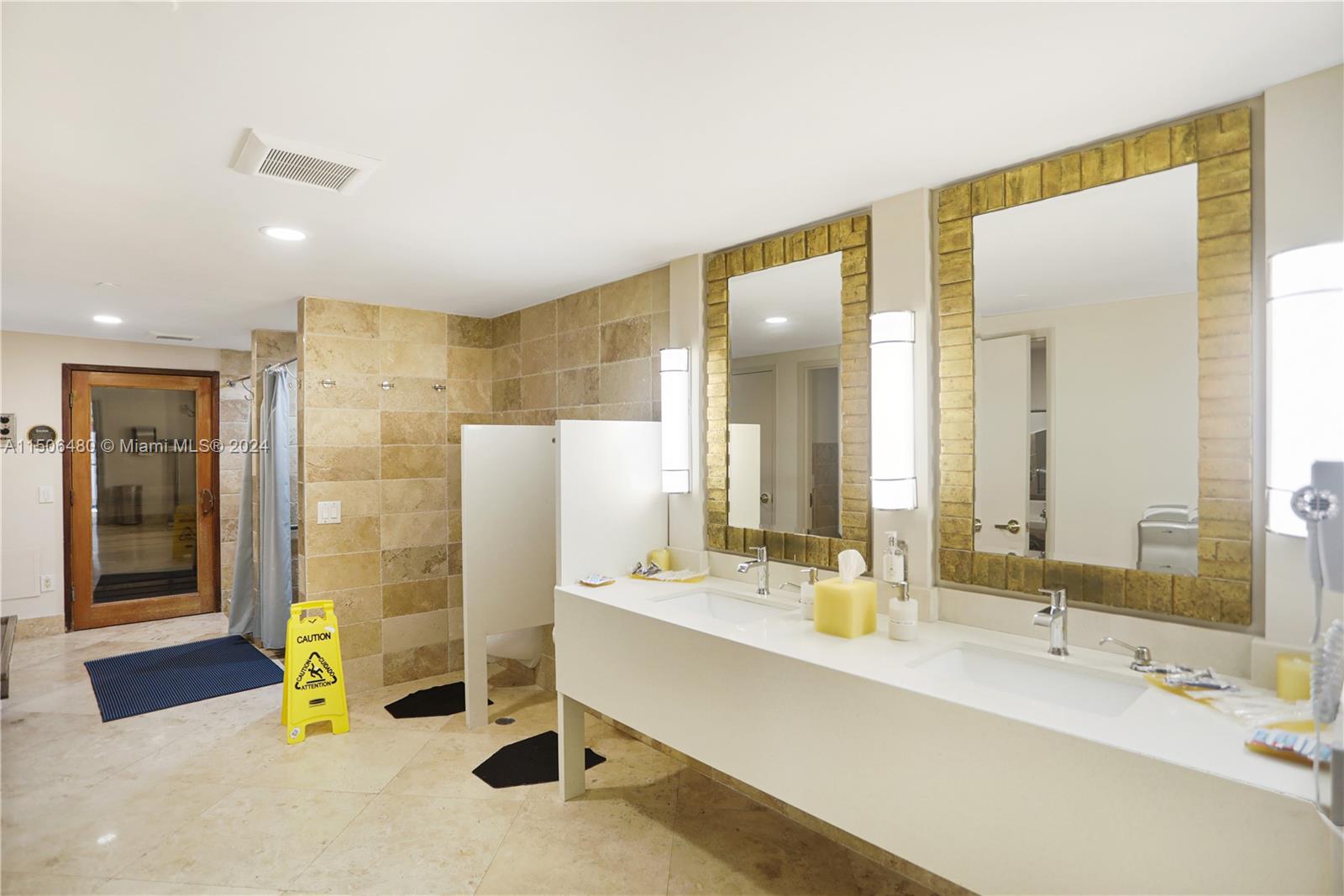 17555 Collins Ave, Sunny Isles Beach, FL, 33160 United States, 3 Bedrooms Bedrooms, ,3 BathroomsBathrooms,Residential,For Sale,Collins Ave,A11506480