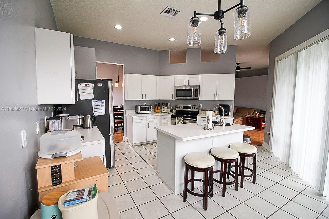 725 SE 28th Ln, Homestead, Florida 33033, 4 Bedrooms Bedrooms, ,2 BathroomsBathrooms,Residential,For Sale,725 SE 28th Ln,A11506622